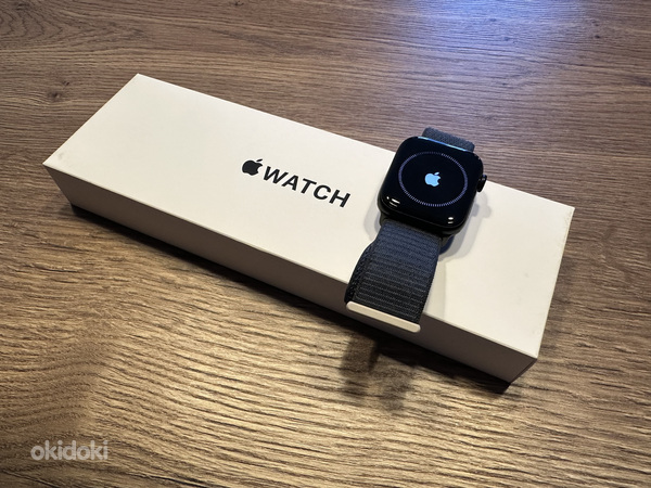 Apple Watch SE (2023) 44 мм GPS (алюминий) (фото #1)