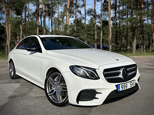 Mercedes-Benz e220d AMG line (2 foto / 10)