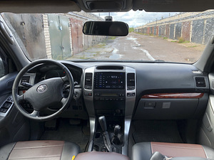 Toyota Land Cruiser (3 foto / 7)