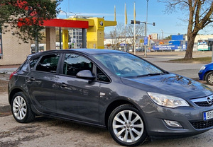 Opel astra (1 фото из 12)