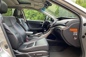 Honda Accord TOURER 2.4 148kW (5 foto / 11)
