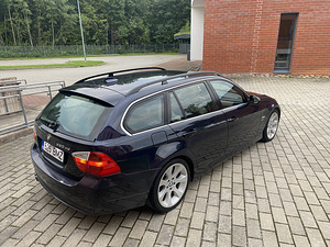 BMW 330 xDrive (3 foto / 10)