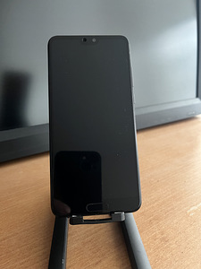 Huawei P20 128GB (2 foto / 3)