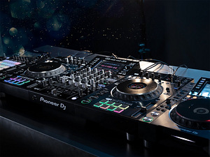 Pioneer XDJ-XZ (2 foto / 3)