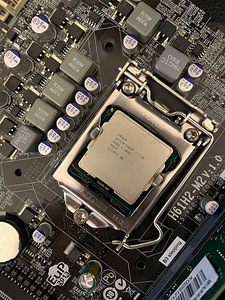 I3 2100 + Mobo H61H2-M2 v1.0 + 6GB DDR3 (3 foto / 3)