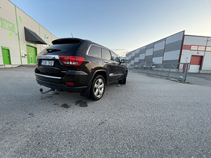 Jeep Grand Cherokee Overland SUMMIT 2013 (4 foto / 9)