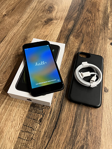 iPhone 2020 SE 64GB (1 foto / 1)