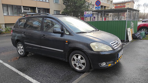 Toyota Avrnsis Verso (2 foto / 3)