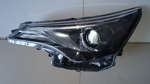 Toyota Avensis 2015-2018 T270 Esituli 8117005400 Koito 05-47 (1 foto / 6)