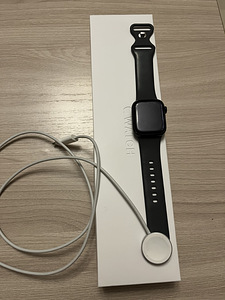 Apple Watch Series 7 (41mm) gps (1 foto / 3)
