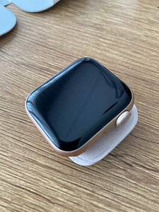 Смарт-часы Apple Watch Series 5 40 мм