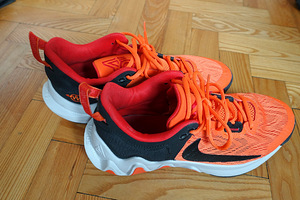 Nike korvpallijalatsid 41 (3 foto / 4)