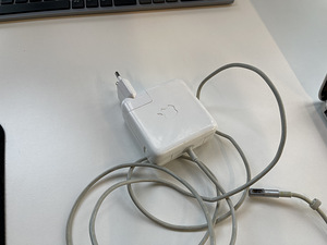 Apple MacBook Pro, 13 дюймов (конец 2011 г.) (4 фото из 4)