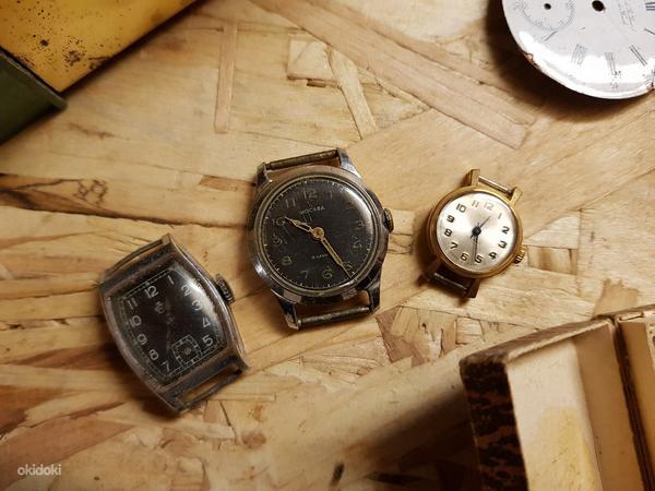 Старые настенные и настольные часы (фото #3)