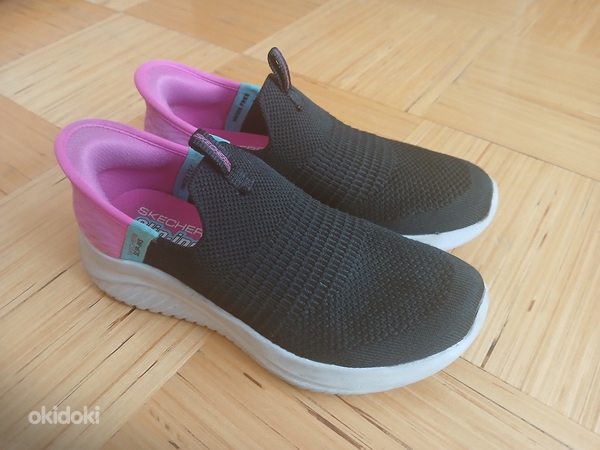 Skechers slip-ins tossud