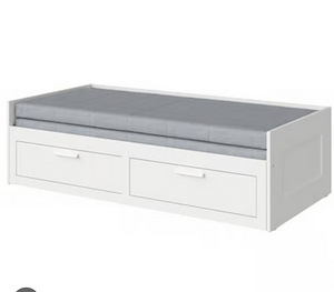Ikea кровать (1 фото из 2)
