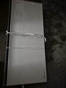 Seinale paigaldatav elektriradiaator (1 foto / 2)