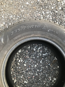 235/70r16 106t (3 foto / 6)