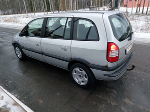 Opel Zafira 2.0 TD 74 kw 2005 (2 foto / 10)
