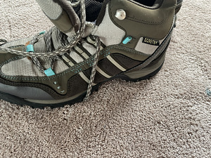 Adidas jalatsid s 36 2/3 (3 foto / 5)