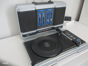 Kaasaskantav VOLNA-307 Stereo vinüüplaadimängija (1 foto / 3)