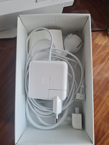 45w MagSafe 2 Power Adapter (3 foto / 3)