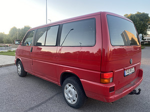 Volkswagen Multivan (3 фото из 5)