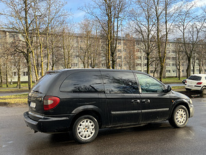 Chrysler Grand Voyager (3 foto / 8)