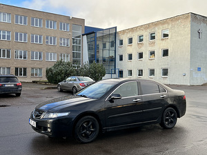 Honda Accord (5 foto / 8)