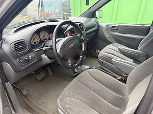 Chrysler Voyager 2.8 D. Автомат (3 фото из 9)