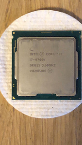 Intel Core i7-9700K 3.6GHz-4.9GHz | LGA 1151v2 | DDR4 (1 foto / 2)