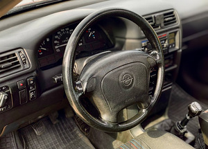 Opel Vectra Special 1.6 i4 52kW (8 foto / 15)