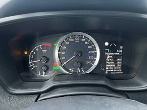Toyota Corolla гибрид LPG (7 фото из 9)