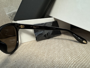 Päikeseprillid Givenchy GV 7068/S (4 foto / 7)