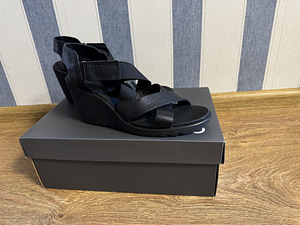 ECCO Freja Wedge Sandal (38) (1 foto / 4)