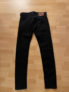 Tommy Hilfiger 29/32 (3 foto / 5)