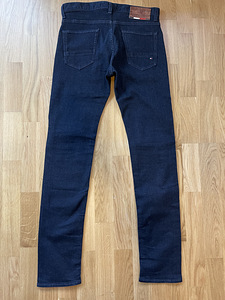 Tommy Hilfiger 29/32 (2 foto / 3)