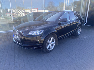 Audi Q7, 7- kohta (6 foto / 6)