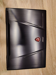 MSI ge73 raider RGB 8RE (3 foto / 9)