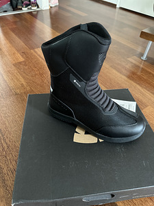 Revit Lacus GTX Motosaapad (UUED) (1 foto / 3)
