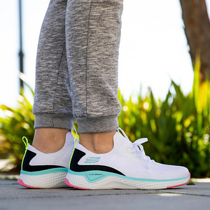 S.41-41.5- SKECHERS SOLAR FUSE WHITE MULTI KNIT.Uued