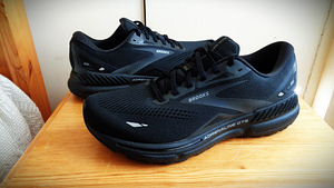 №45(stm 29sm)-BROOKS Adrenaline GTS*23(USA) (2 foto / 10)