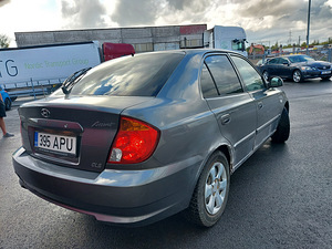 HYUNDAI ACCENT bensiin manu 2005 a 500 eur (4 foto / 6)