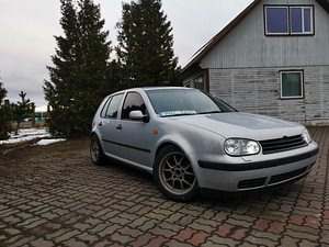 Vw Golf 1.9td 50kw manuaal 1999 (1 foto / 9)