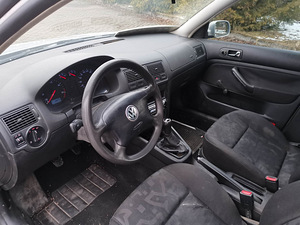 Vw Golf 1.9td 50kw manuaal 1999 (5 foto / 9)