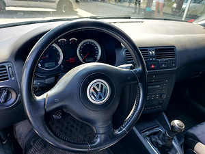 Volksvagen Golf 2006 77kw мануал бензин (10 фото из 15)