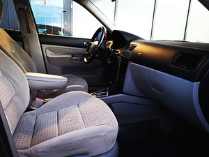 VW Bora 2.0 85kw ATM бензин (6 фото из 14)