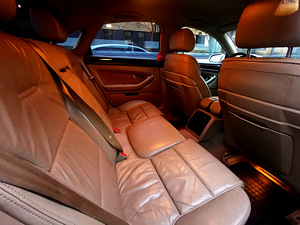 Audi A8 QUATTRO 3.7 206kW ATM Üv 2025 okt (4 foto / 11)