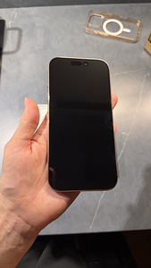 iPhone 16 Pro 256gb Titanium (8 foto / 8)