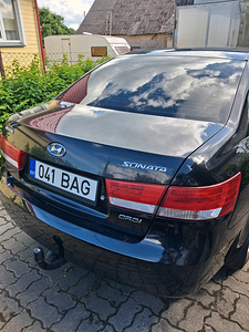 HYUNDAI SONATA (2 foto / 10)